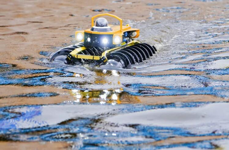 全地形應(yīng)急救援機(jī)器